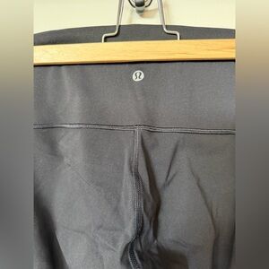 VGUC Lululemon Black Leggings Size 6